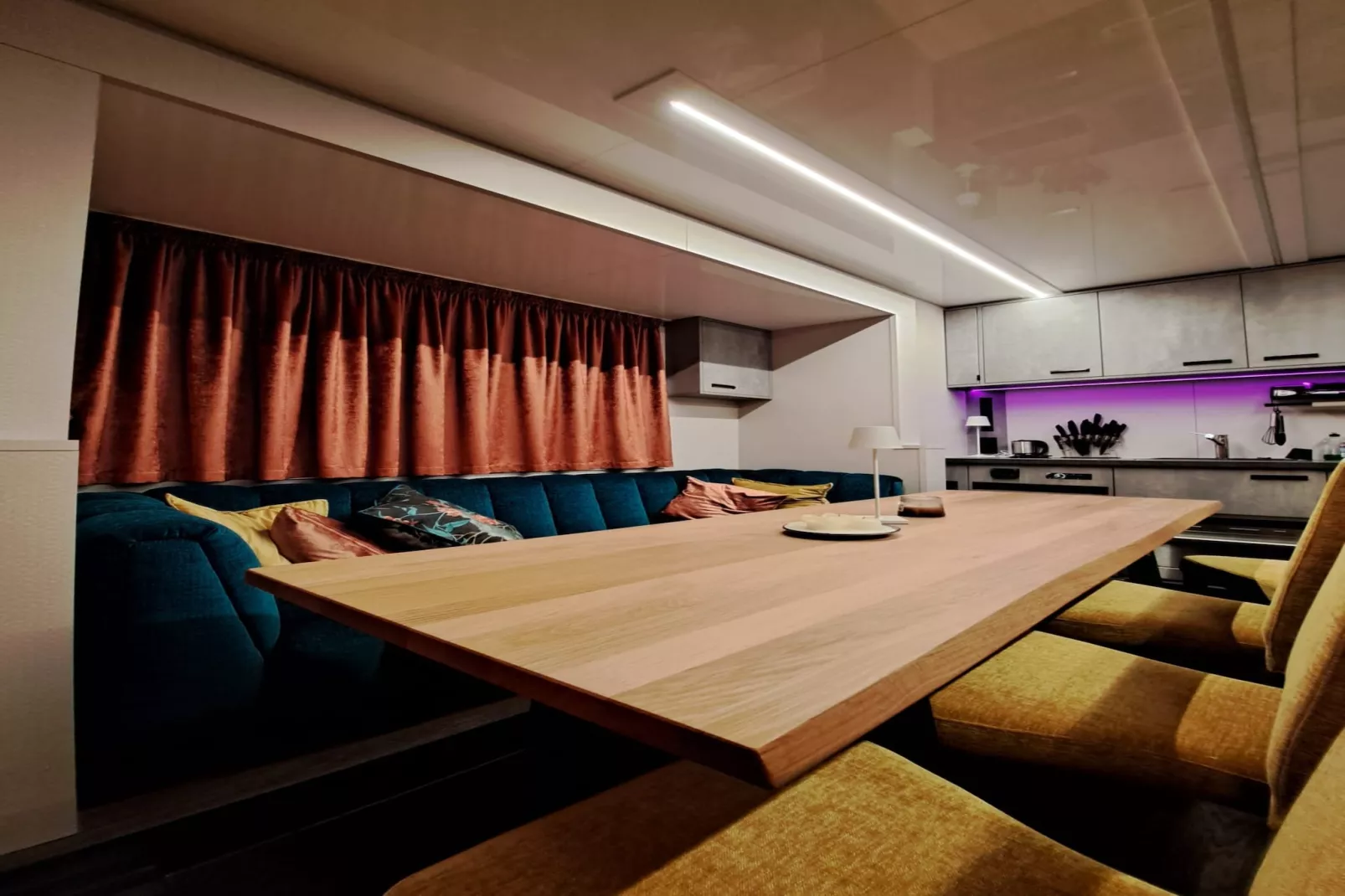 Hausboot Tegel-Esszimmer