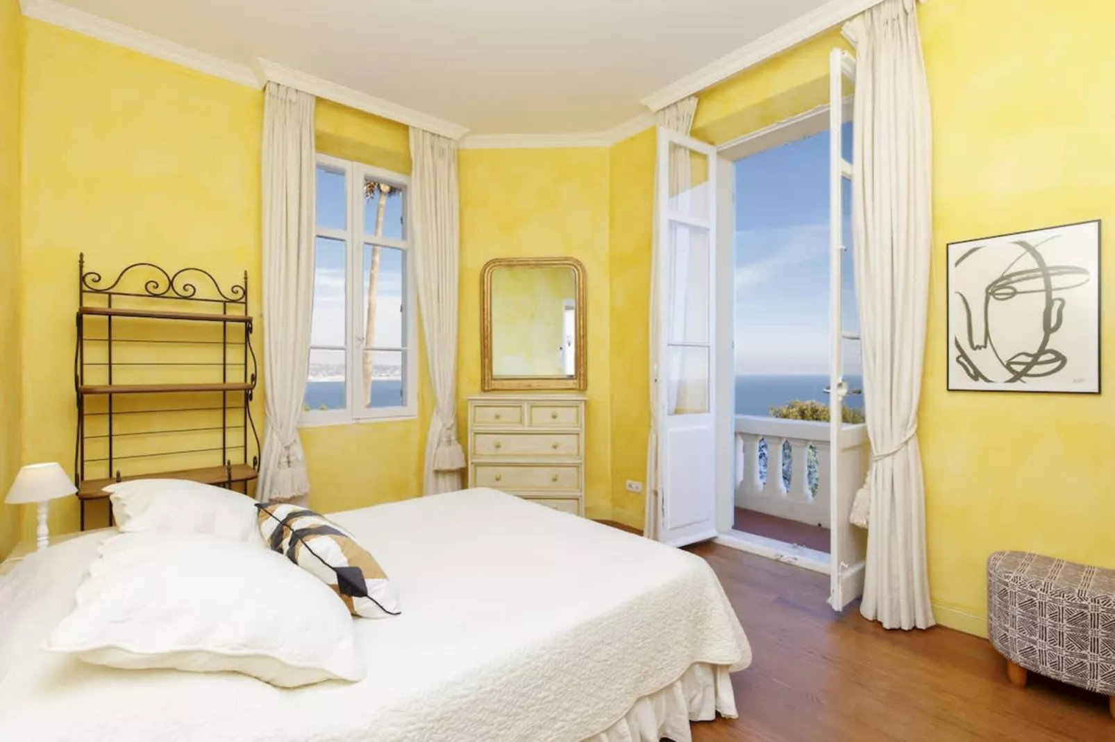 Magnifique villa avec vue sur mer et belle piscine-Chambre