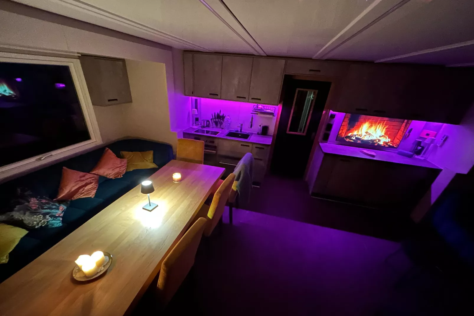 Hausboot Tegel-Esszimmer