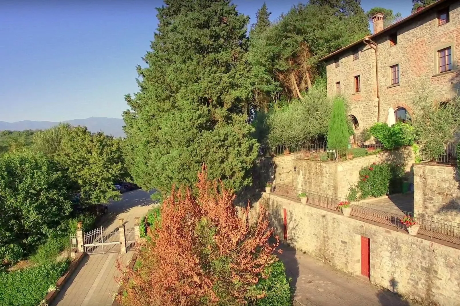 Gaville Cinque-Exterior summer