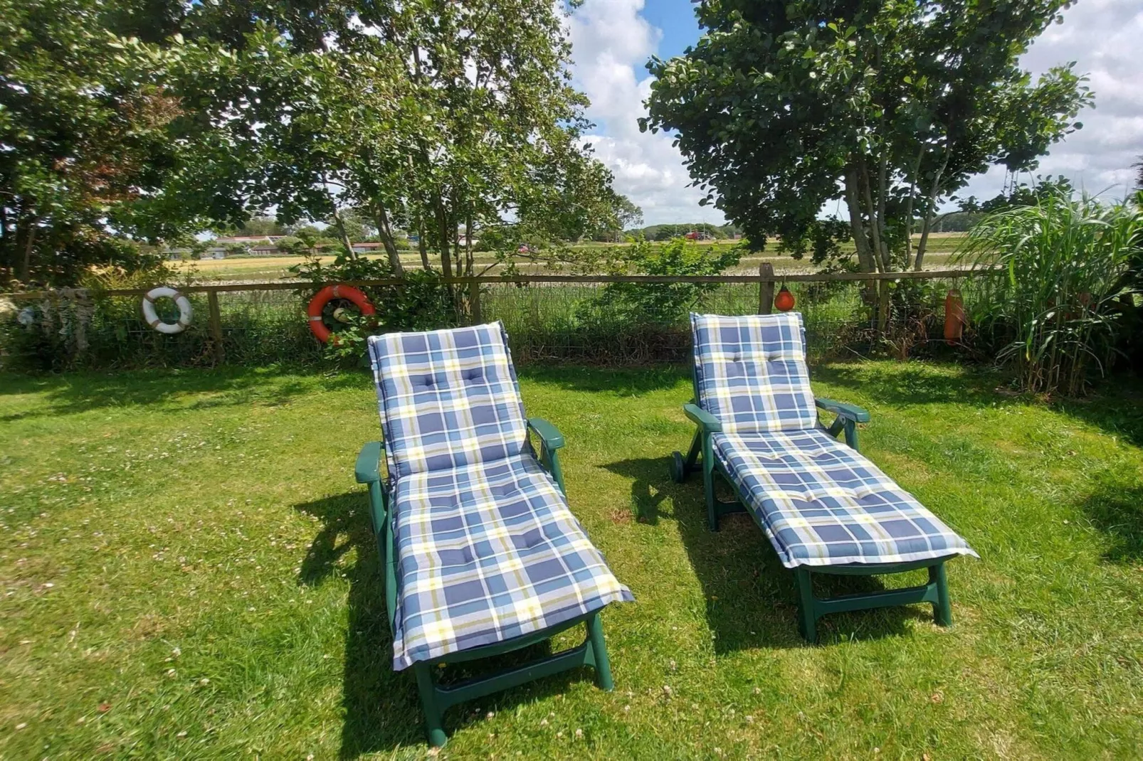 Eureka 073-Jardins en été