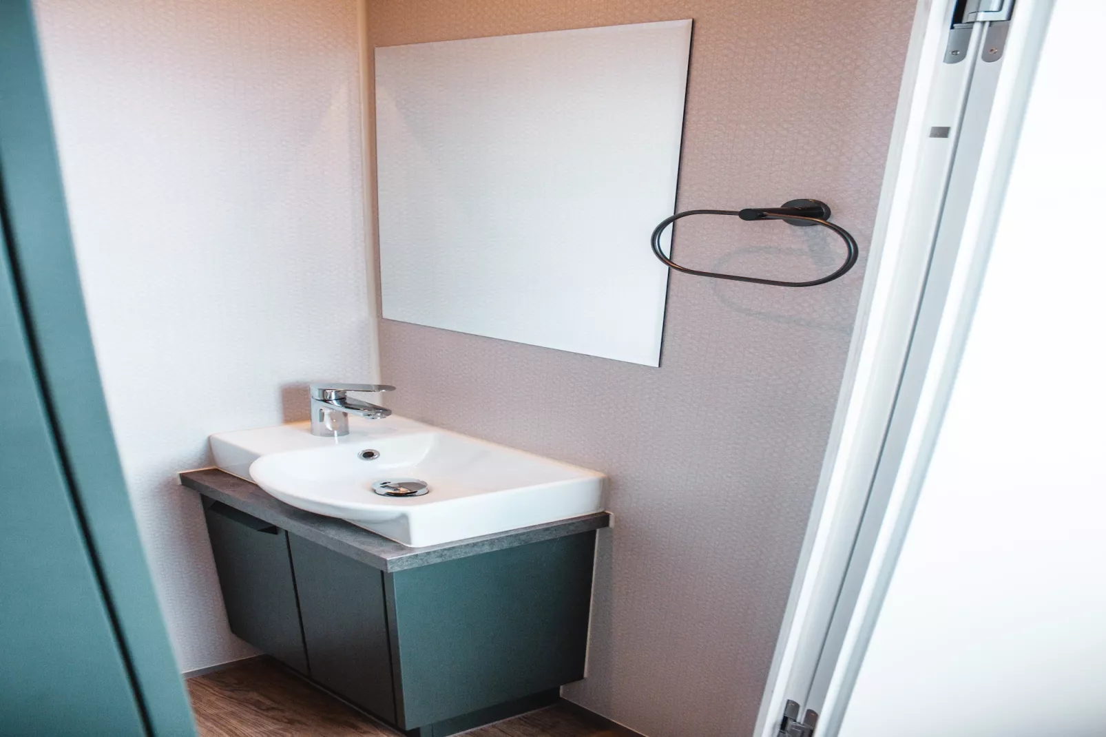 Hausboot Charlottenburg-Badezimmer