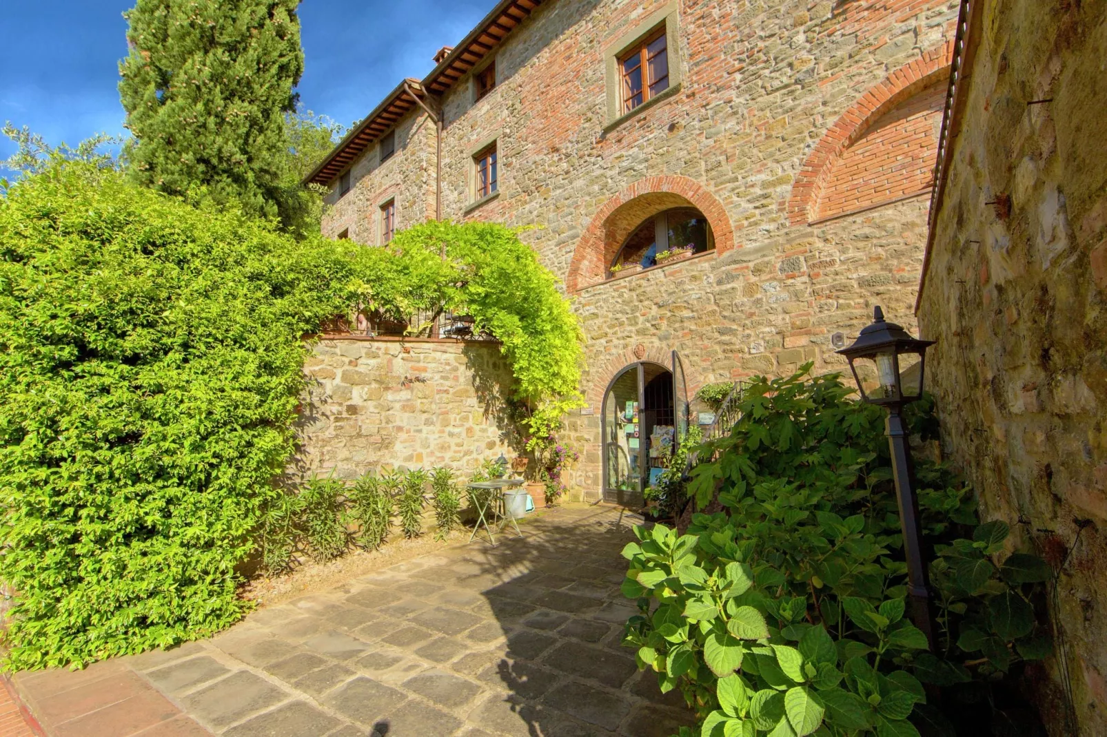 Gaville Cinque-Reception hall