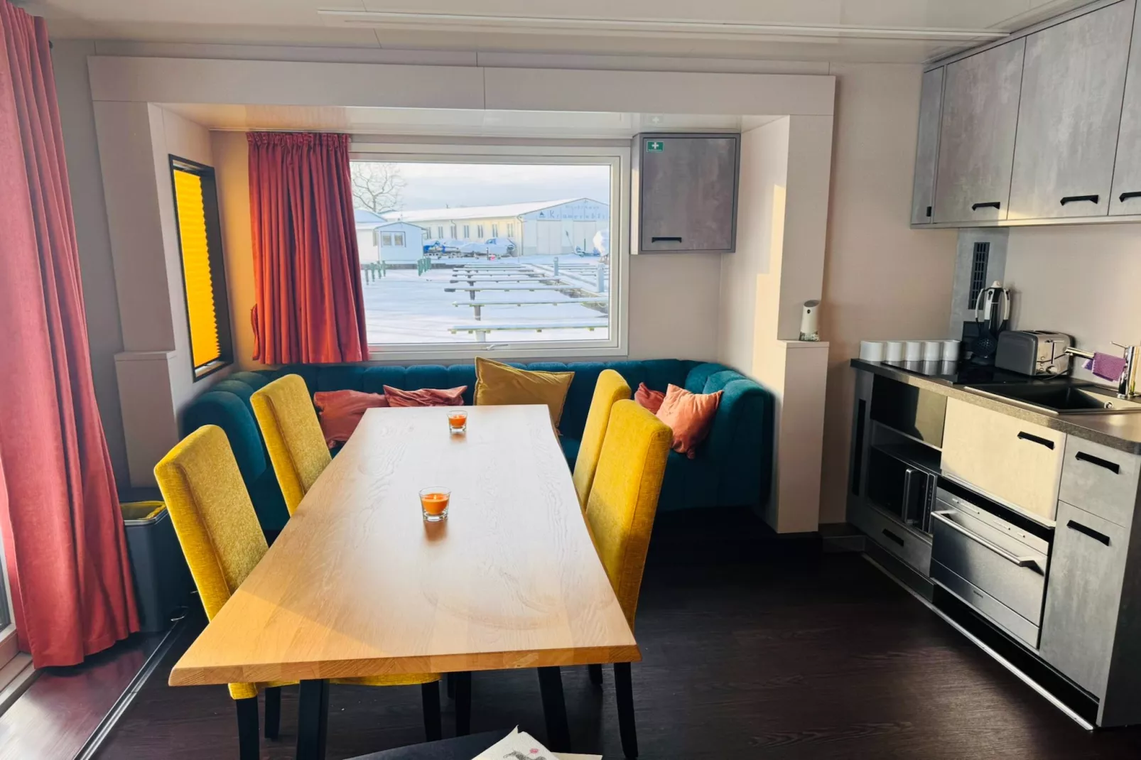 Hausboot Tegel-Esszimmer