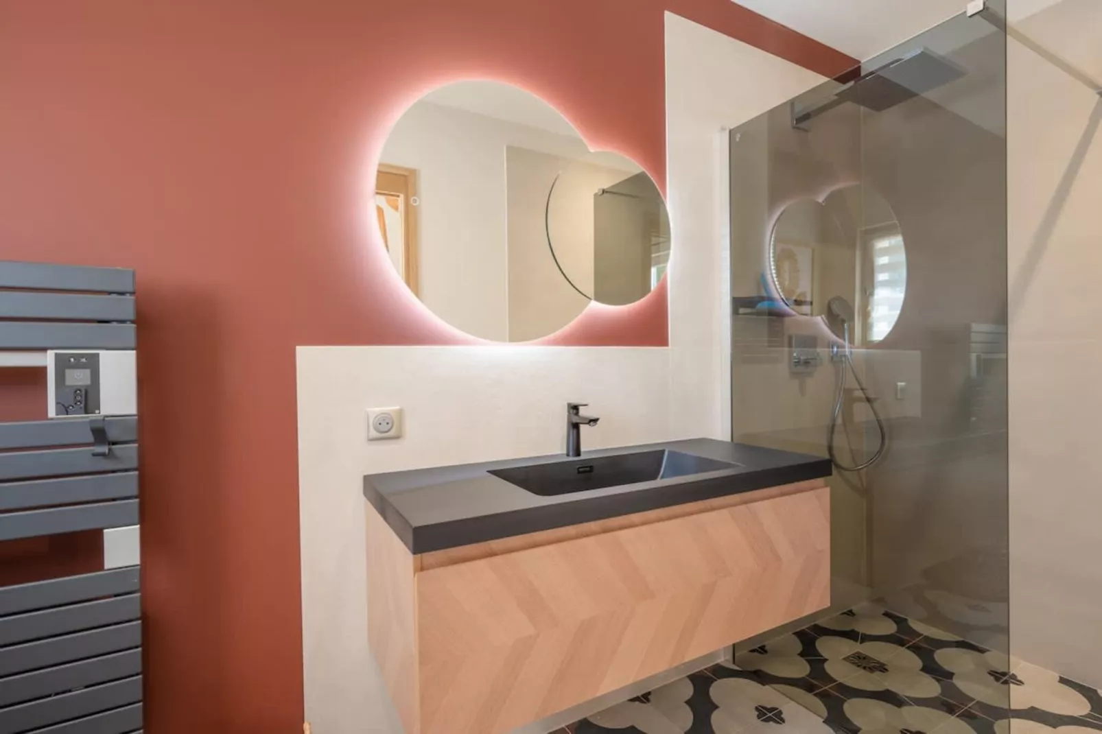 Villa Lou Pantaï  Élégance et Confort au Cœur de Saint-Rémy-de-Provence-Badezimmer