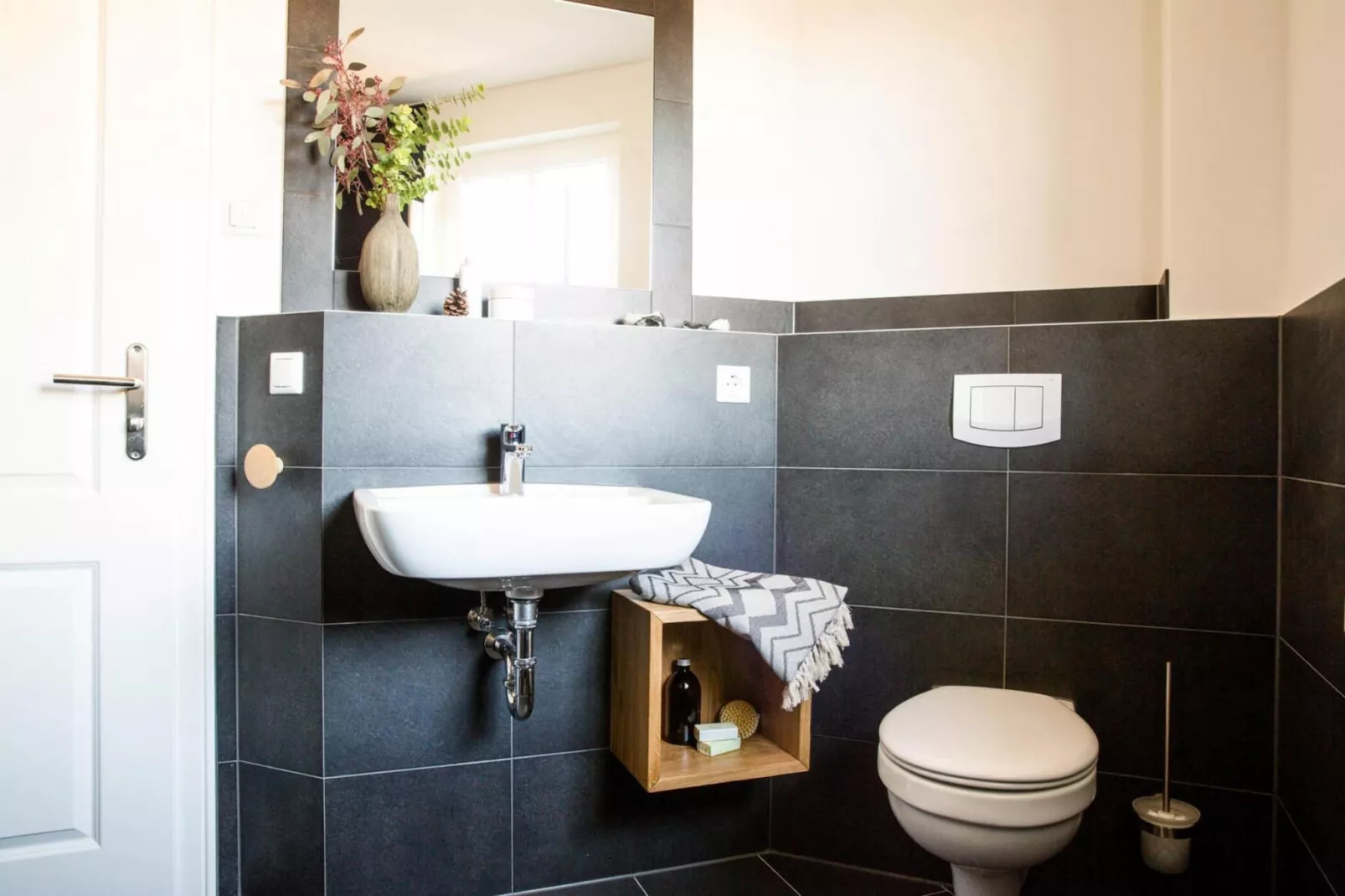 Schilfrohrsänger 26-Bathroom