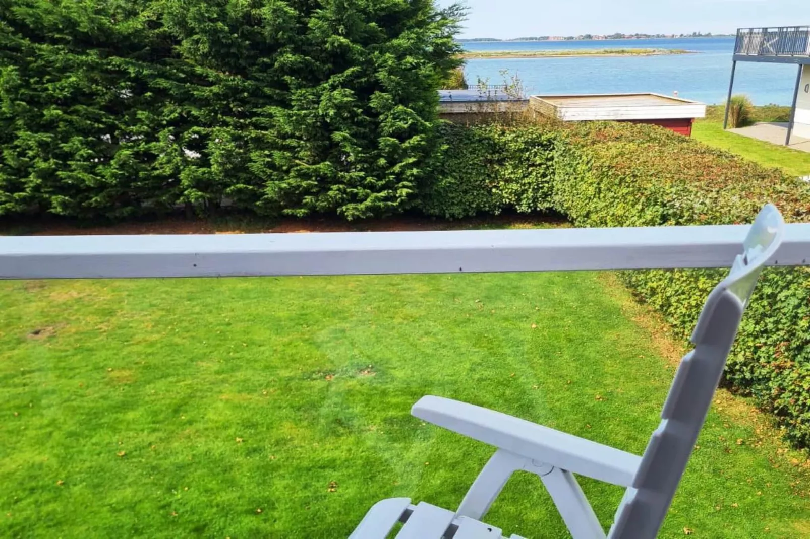 Haus am Meer-Gardens in summer