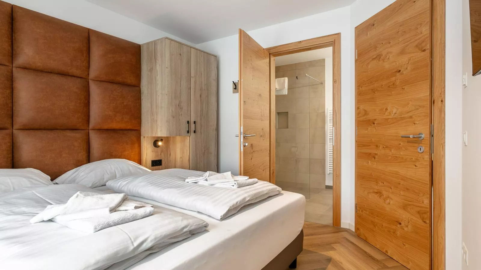 Tauernlodge Amadeiro Im Pongau-Bedroom