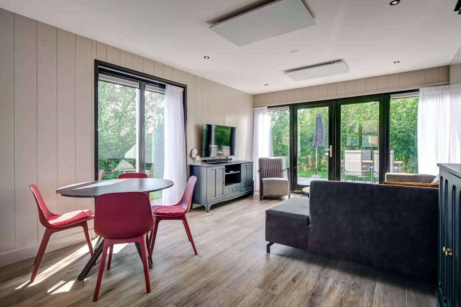 Familiehuis Zee & Zand-Esszimmer