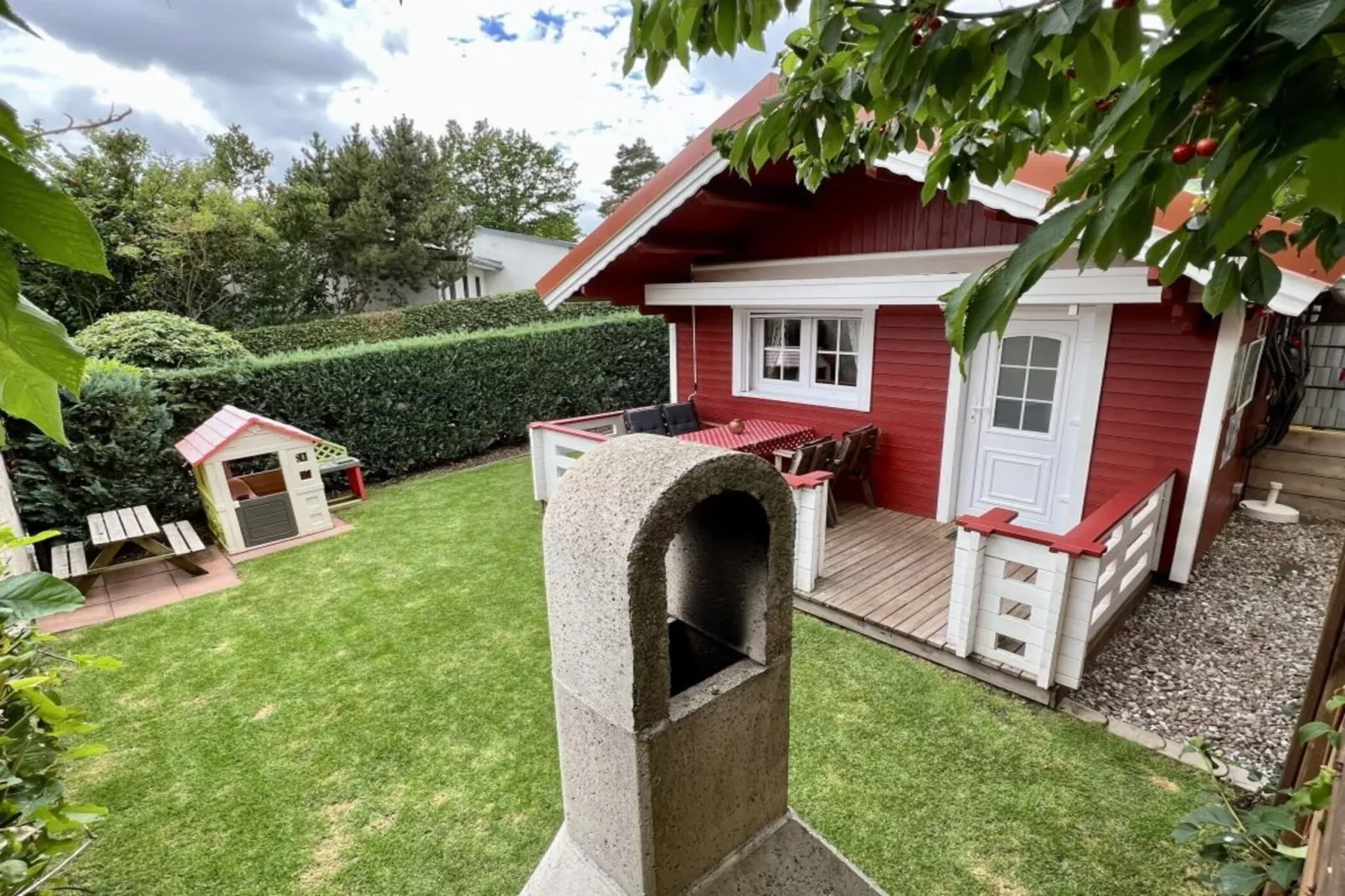 Ferienhaus 35 qm-Gardens in summer