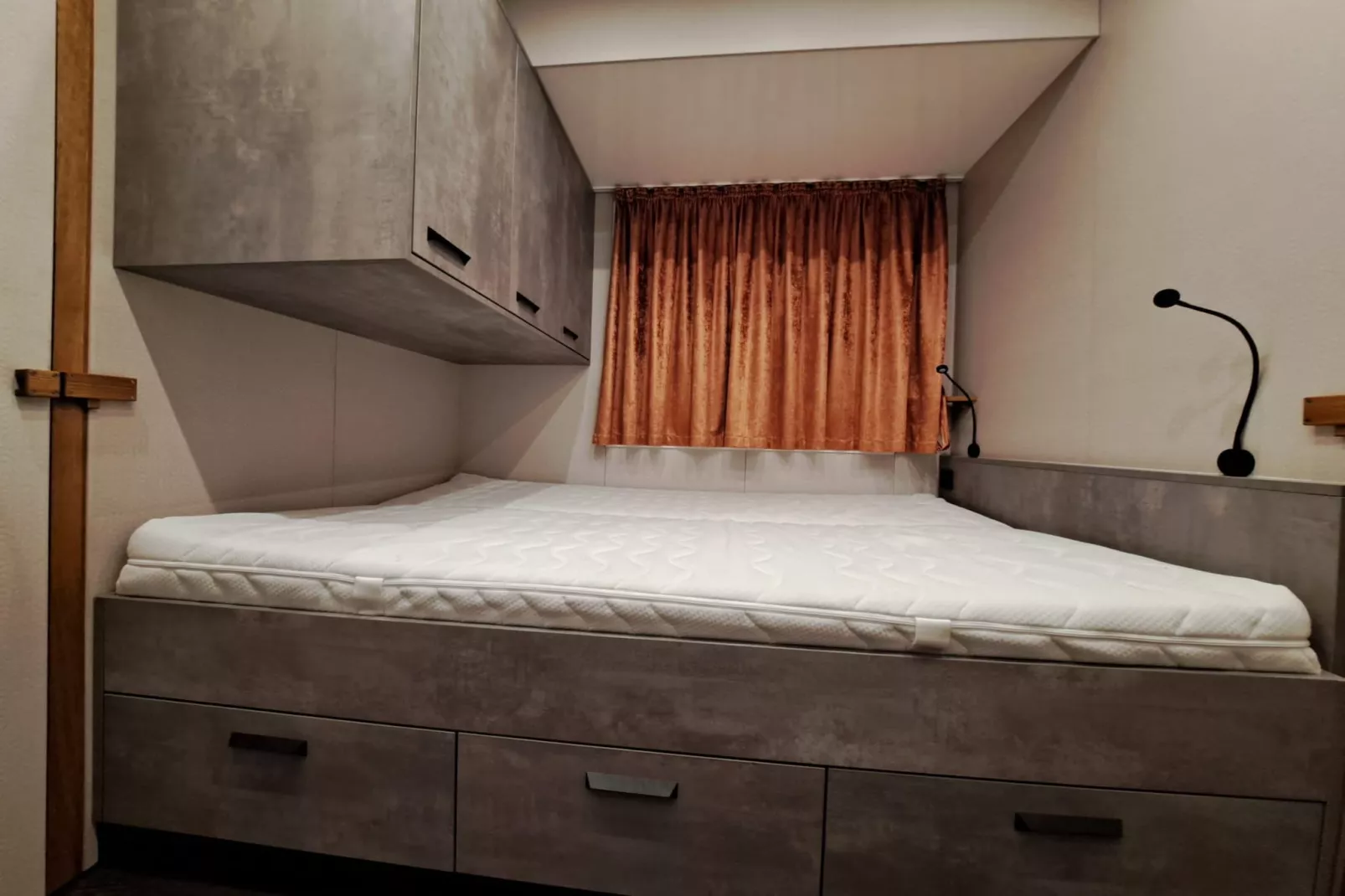 Hausboot Tegel-Schlafzimmer