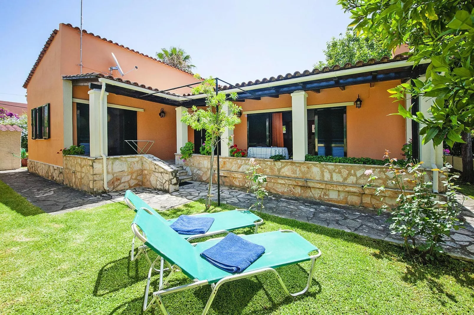 Villa Marco in Acharavi-Villa Marco-Terrasse / balcon