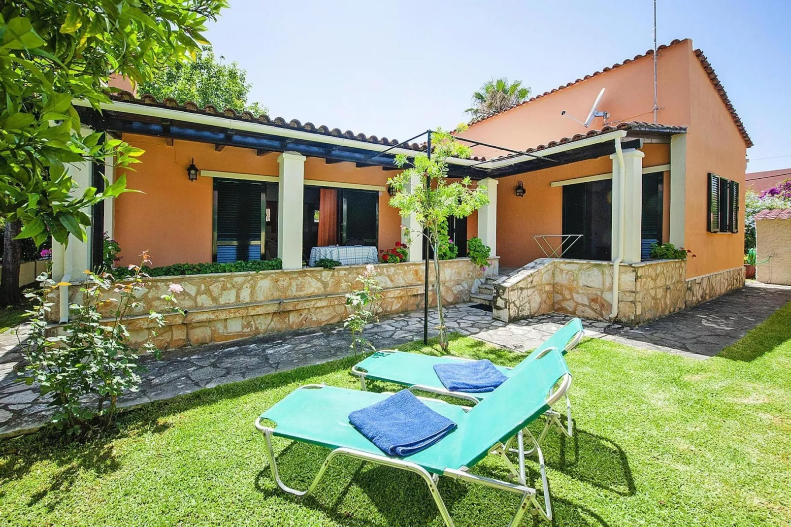 Villa Marco in Acharavi-Villa Marco-Terrasse / balcon