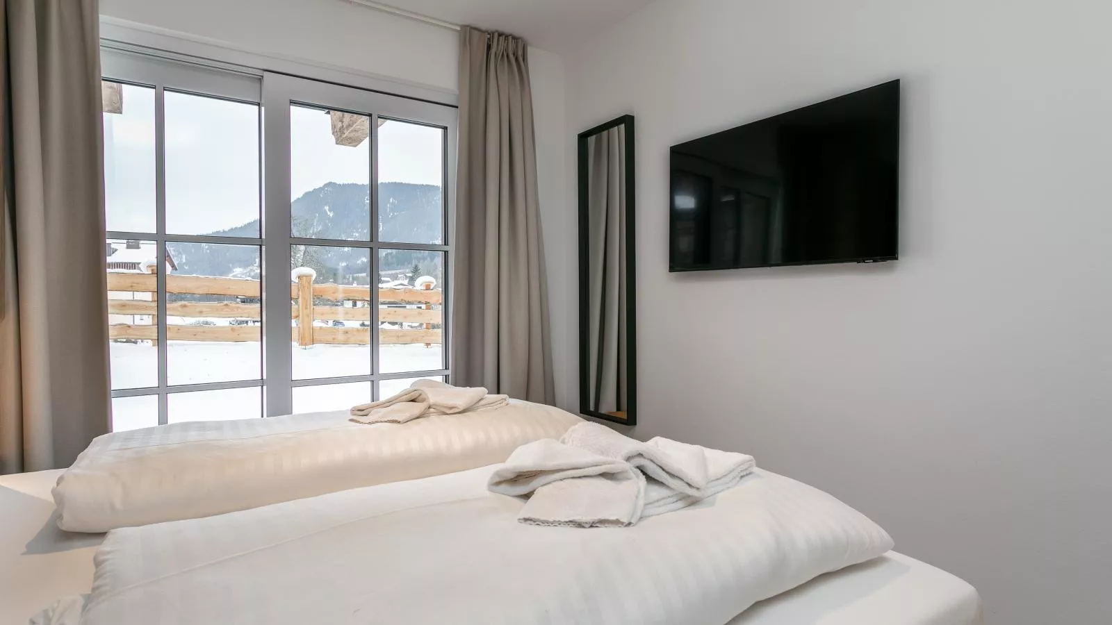 Tauernlodge Amadeiro Im Pongau-Bedroom