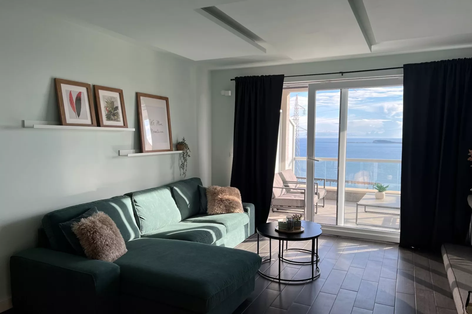 Apartment LaVilla - Two Bedroom Apartment with Balcony and Sea View (Žuti)-Living room