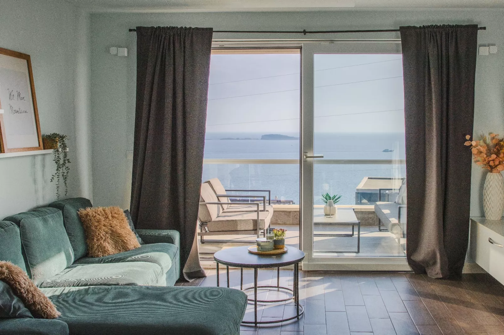 Apartment LaVilla - Two Bedroom Apartment with Balcony and Sea View (Žuti)-Living room