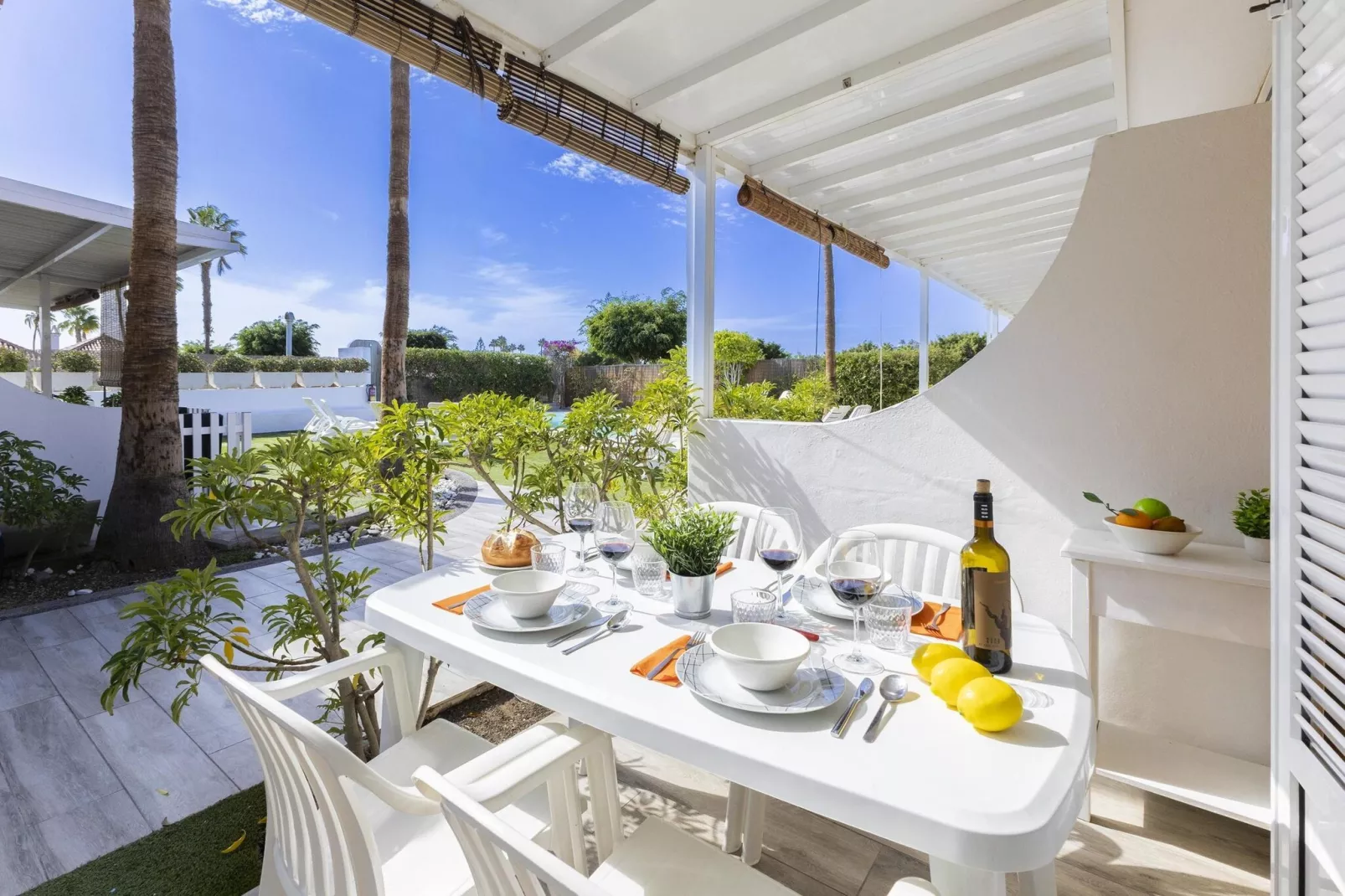 NECTARINAS-Terrasse / balcon