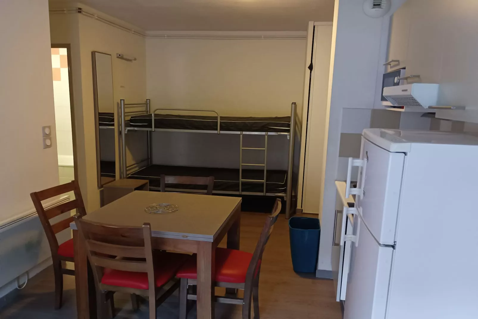 Chalets de L'Isard D N°35 - 2P6-Esszimmer