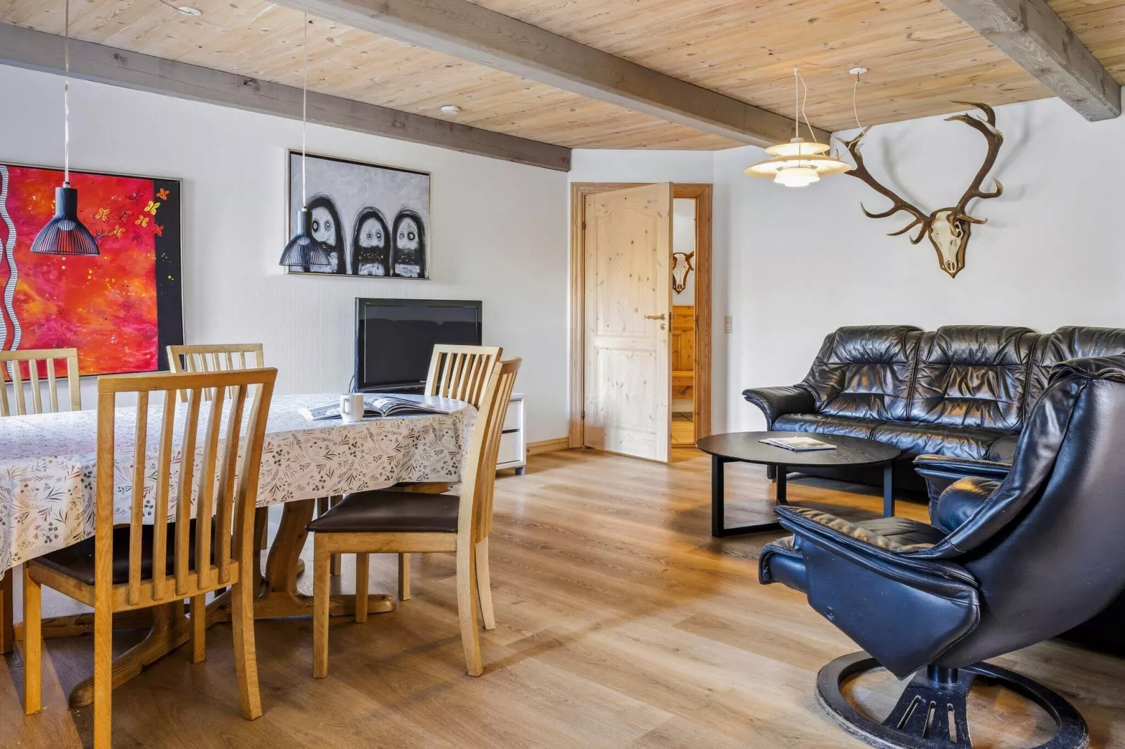 Luxury Retreat with Hot Tub - By Traum Ferienwohnungen-Indoor