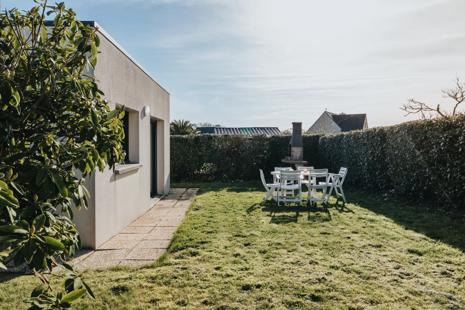 Ferienhaus in Porspoder-Garten Sommer
