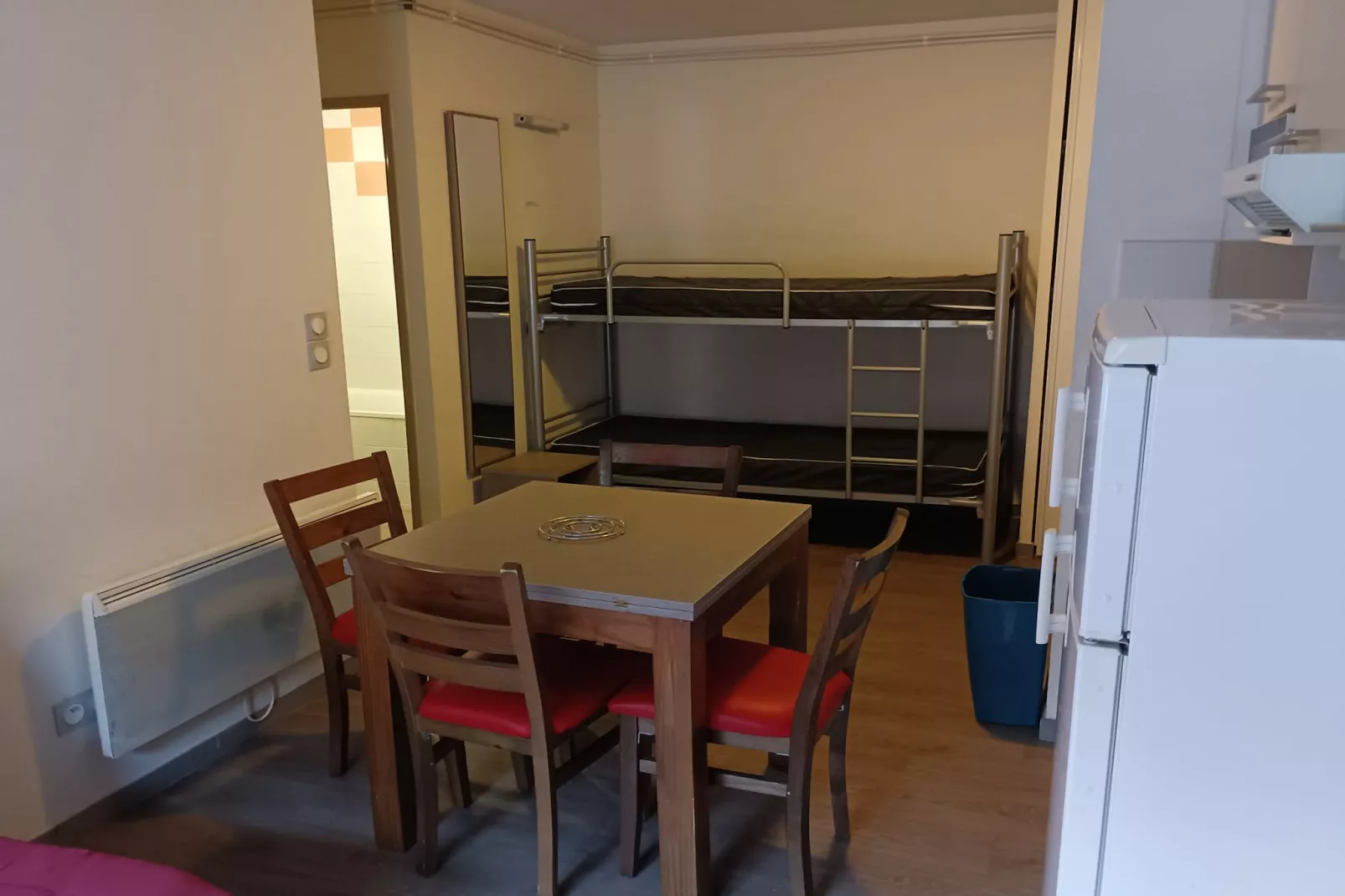 Chalets de L'Isard D N°35 - 2P6-Esszimmer