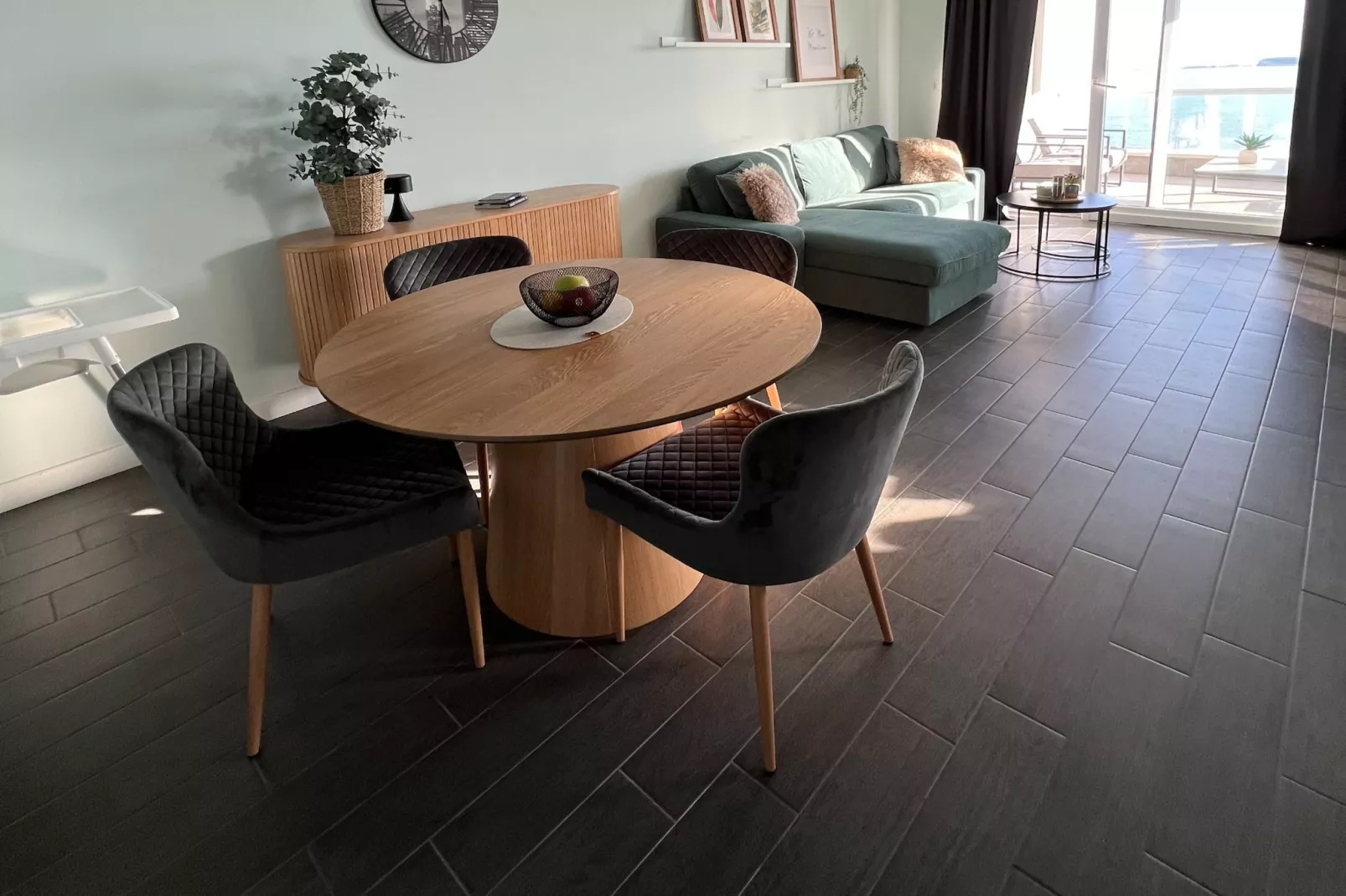 Apartment LaVilla - Two Bedroom Apartment with Balcony and Sea View (Žuti)-Dining room