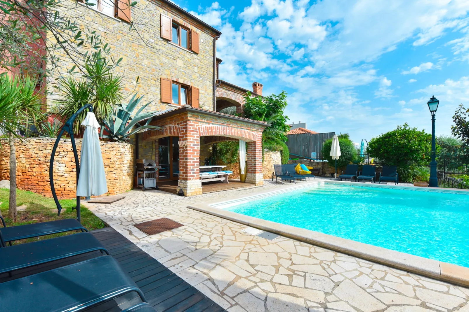 Villa Gloria-Schwimmbad