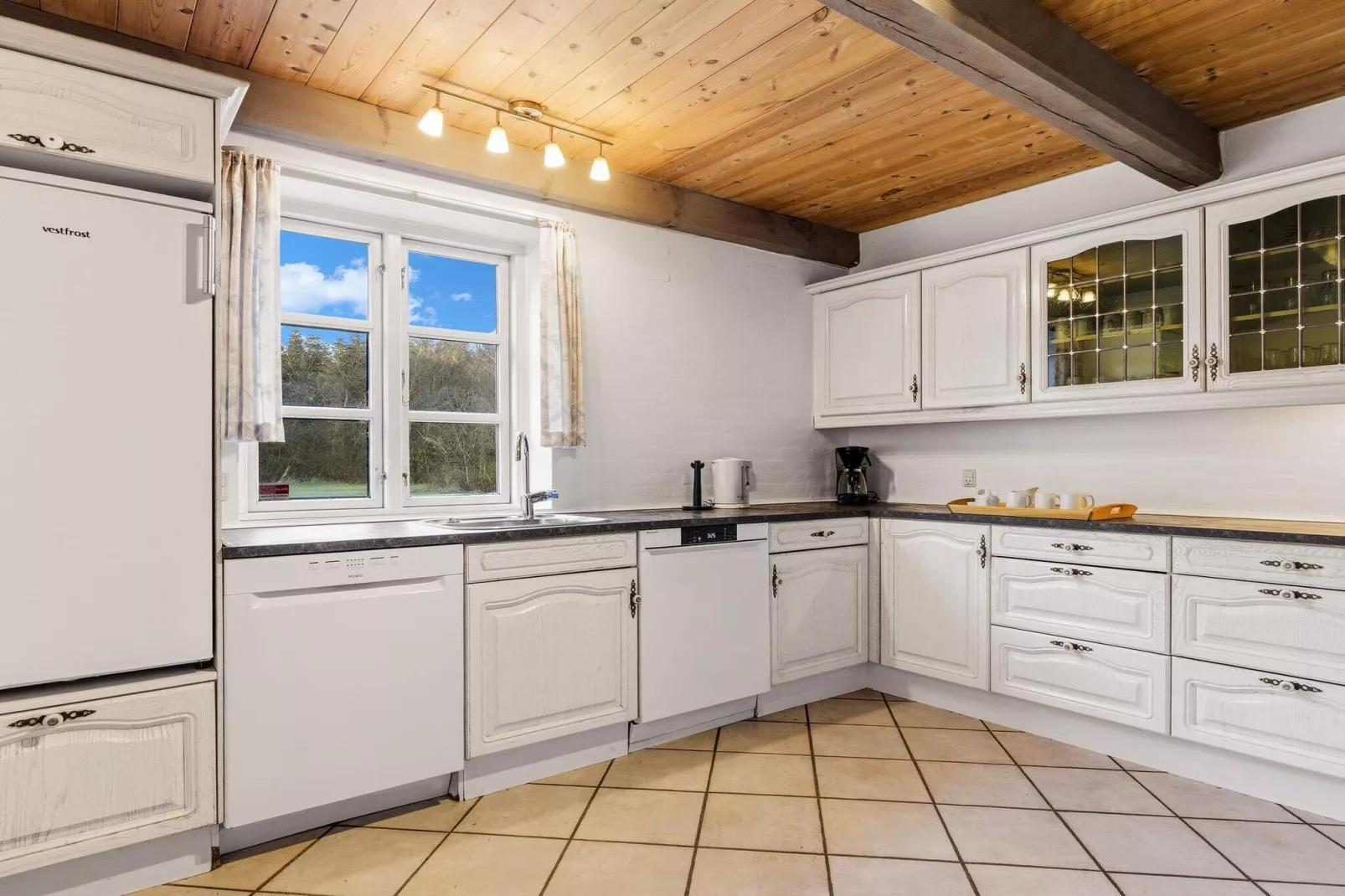 Luxury Retreat with Hot Tub - By Traum Ferienwohnungen-Indoor