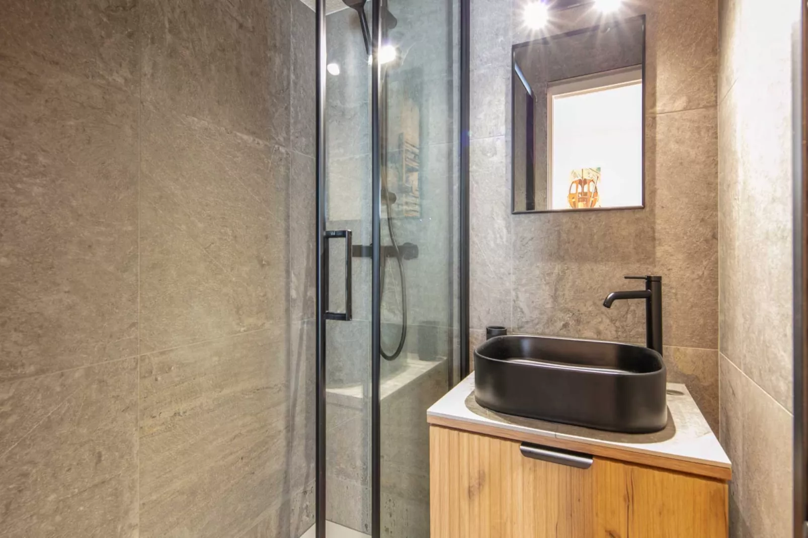 Grand Tetras N°111 - 2P6-Badezimmer