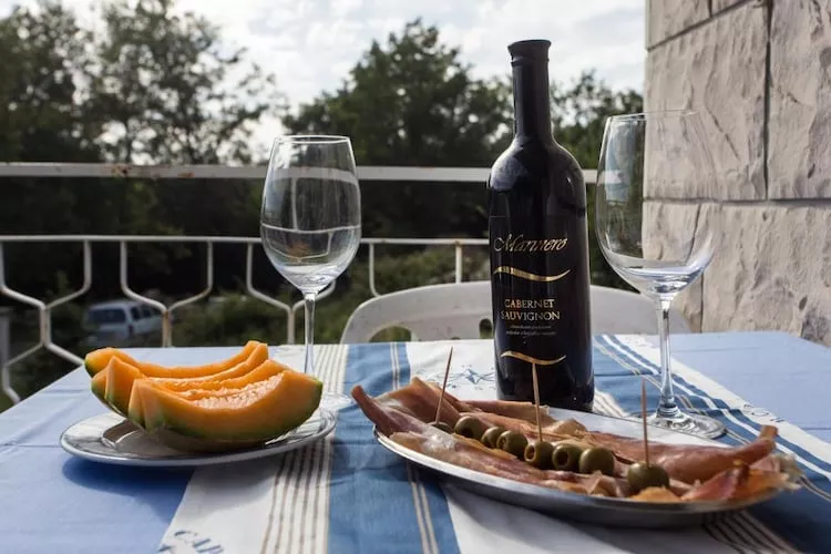 Apartments Villa Maslina - One-Bedroom Apartment with Terrace and Garden View-View