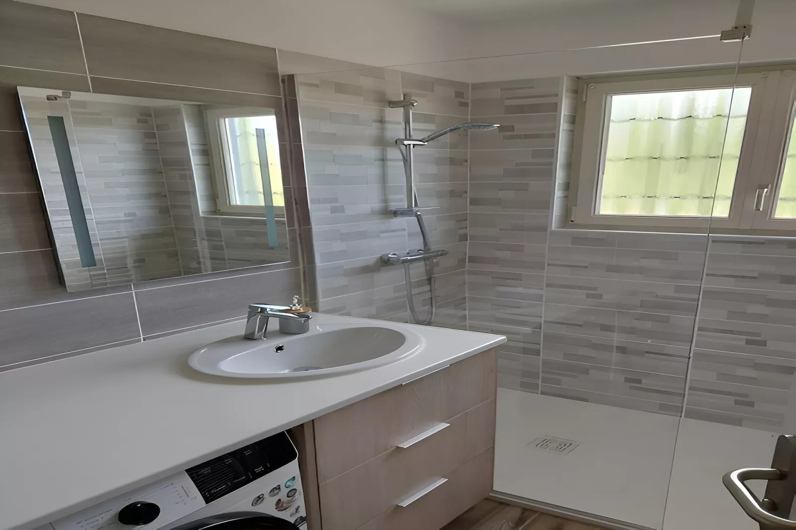 Gîte Les Charmes-Badezimmer