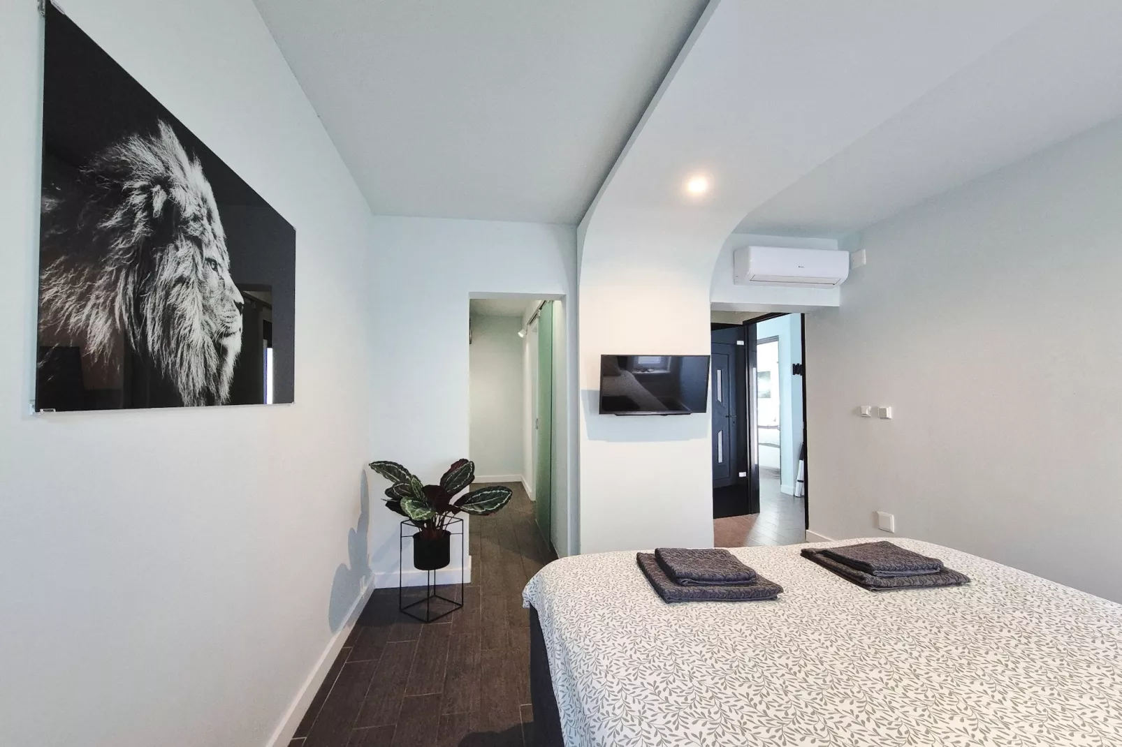 Apartment LaVilla - Two Bedroom Apartment with Balcony and Sea View (Žuti)-Bedroom