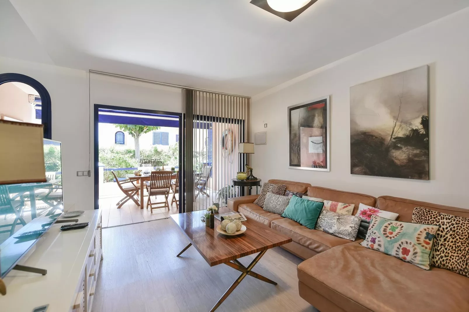 MELONERAS BAHIA 153										-Living room