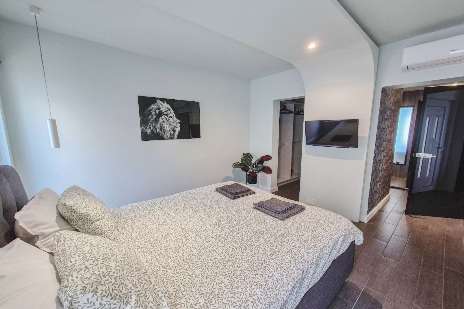 Apartment LaVilla - Two Bedroom Apartment with Balcony and Sea View (Žuti)-Bedroom