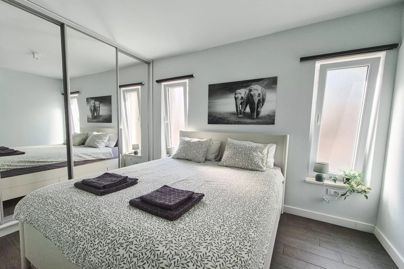 Apartment LaVilla - Two Bedroom Apartment with Balcony and Sea View (Žuti)-Bedroom