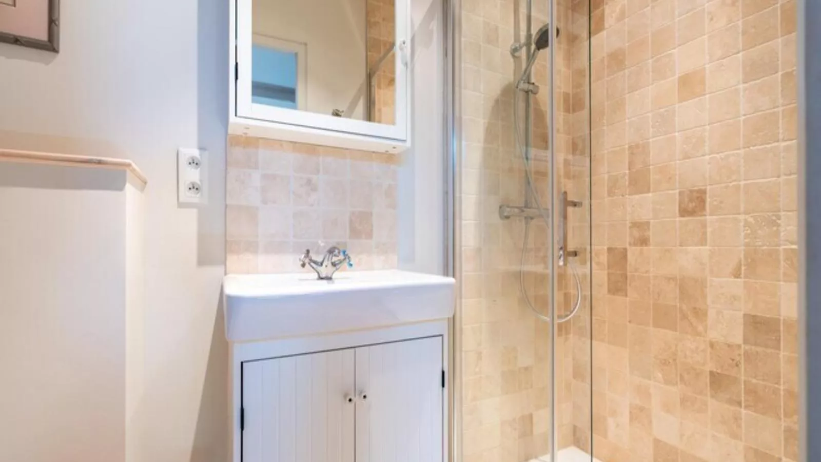 Grenadiers à Six-Bathroom