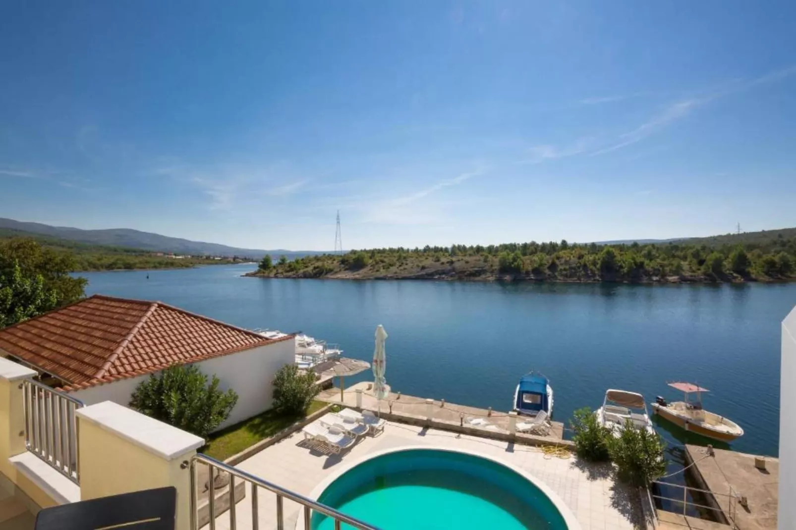 Apartment with Pool View-Gebiete Sommer 5 km