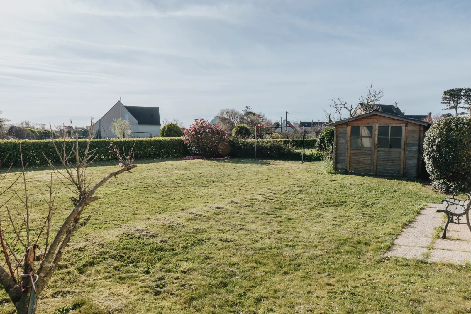 Ferienhaus in Porspoder-Garten Sommer