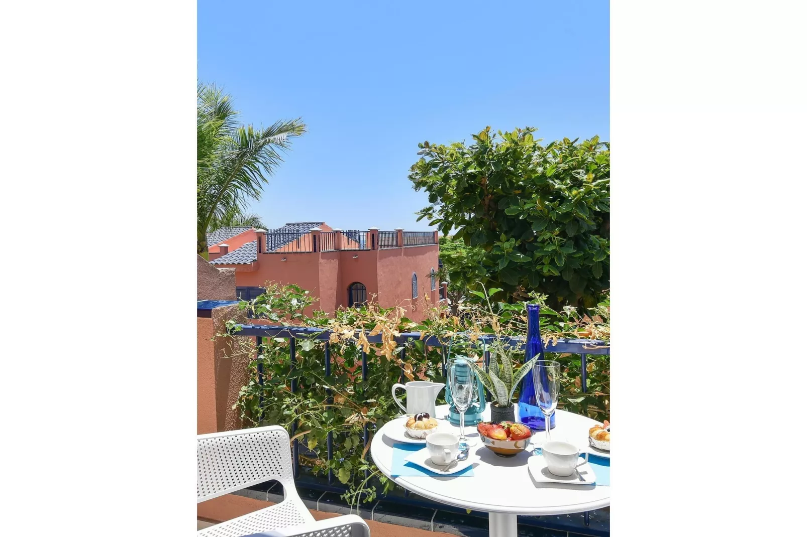 MELONERAS BAHIA 153										-Terrace balcony