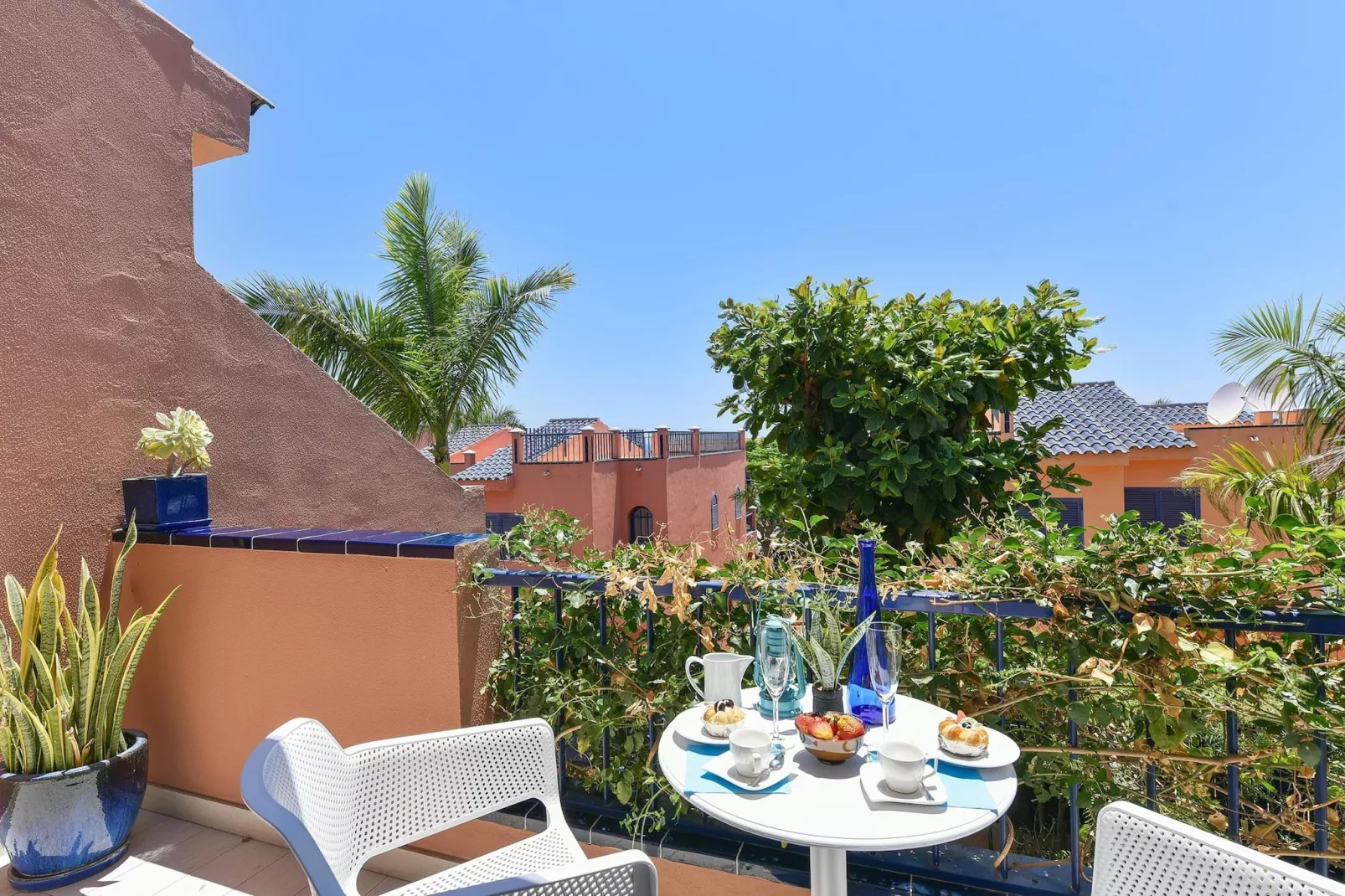 MELONERAS BAHIA 153										-Terrace balcony