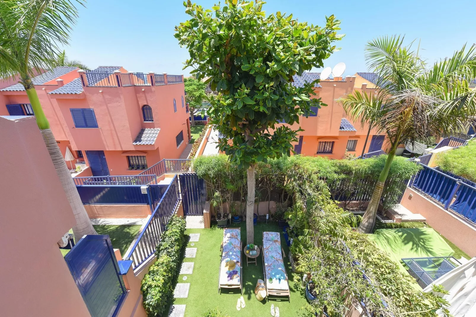 MELONERAS BAHIA 153										-Facilities