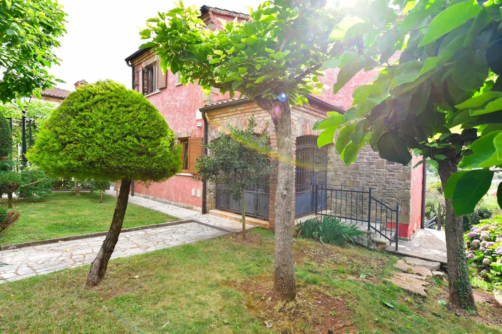 Villa Gloria-Garten Sommer