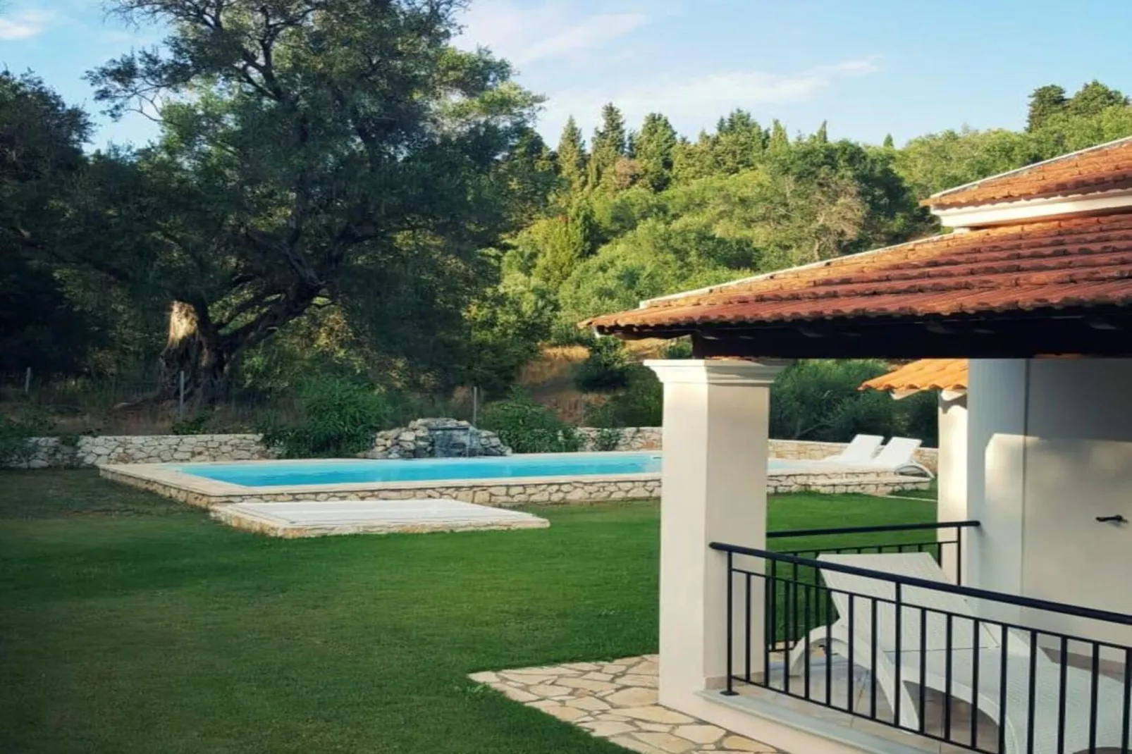 Villa Spirena-Außenbereich Sommer