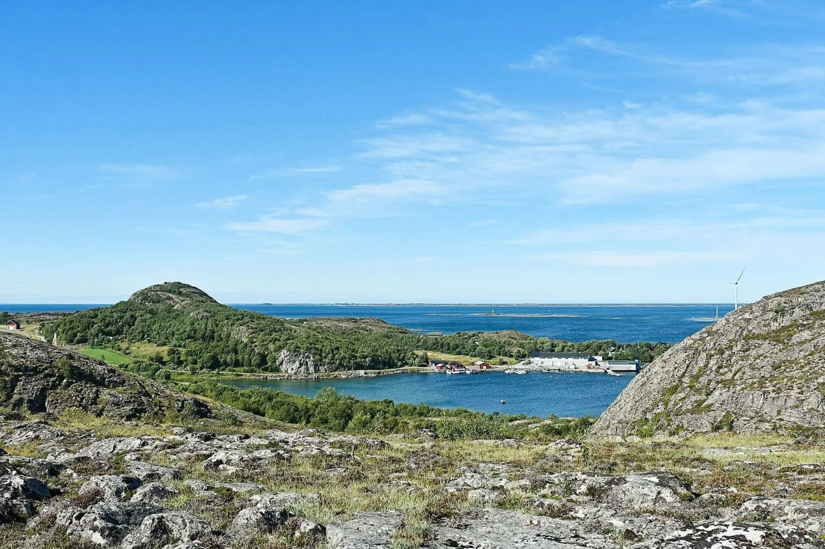 67700 - HYTTA-Water view