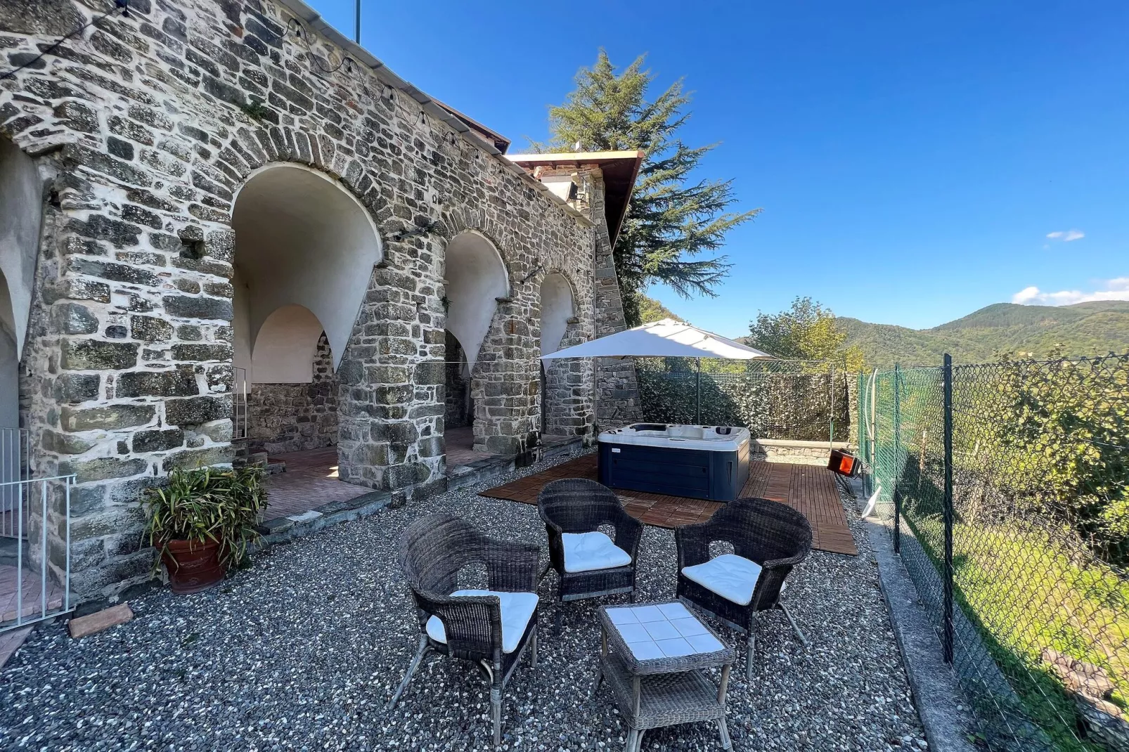 Castello di Argigliano 3-Terrace balcony