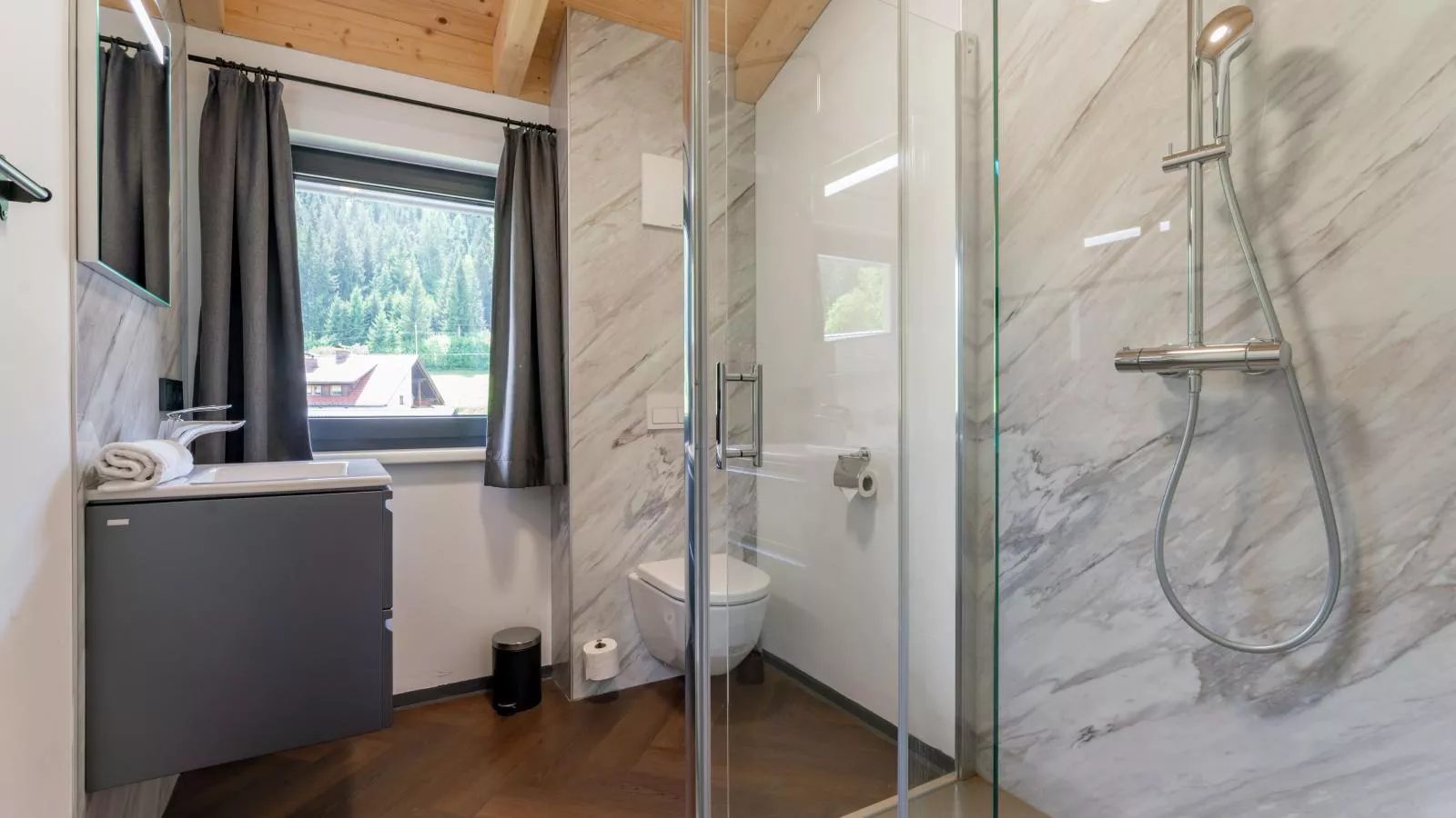 Obermöschach 1A-Badezimmer