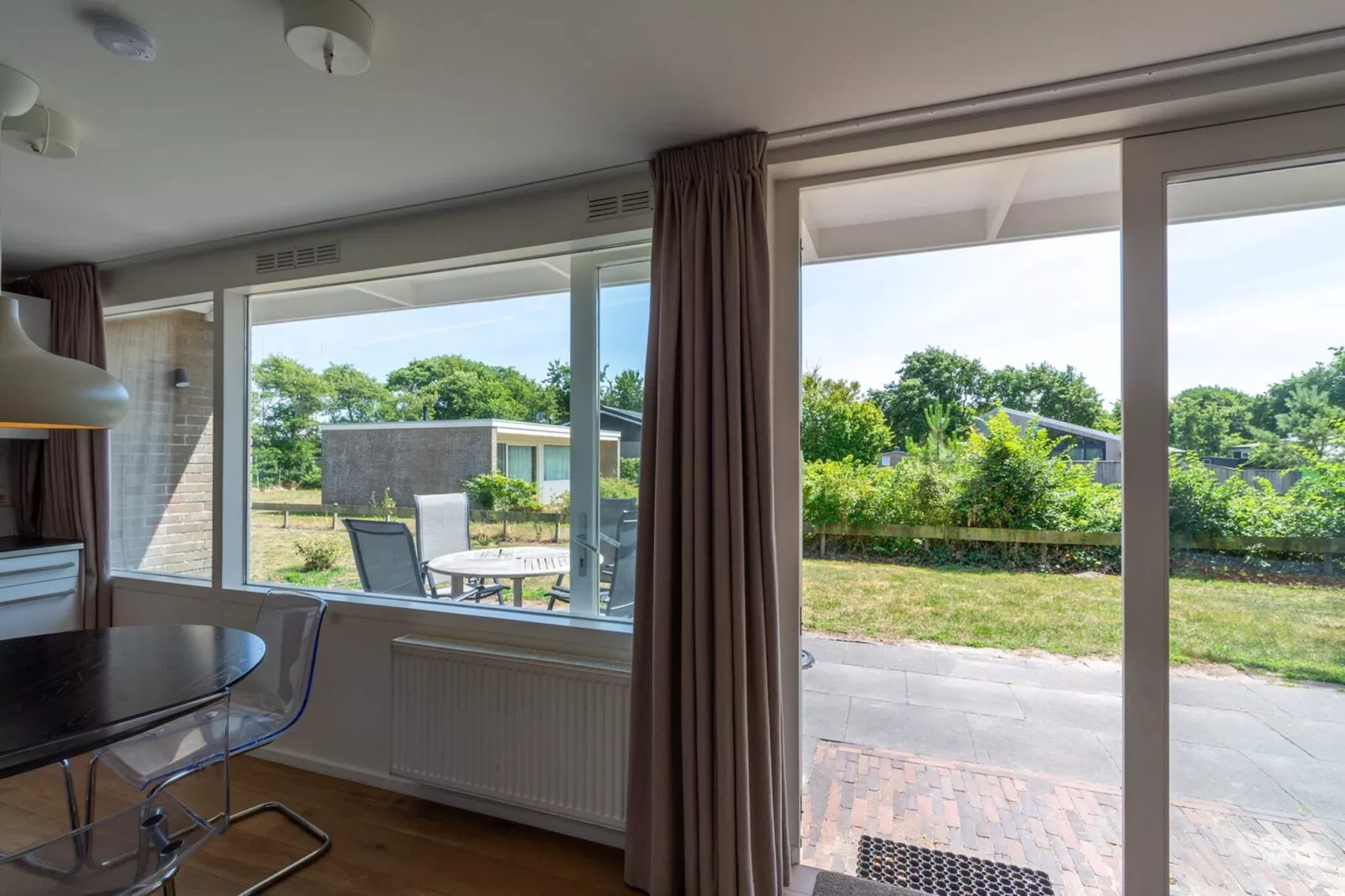 Garnekuul 73-Hall & reception