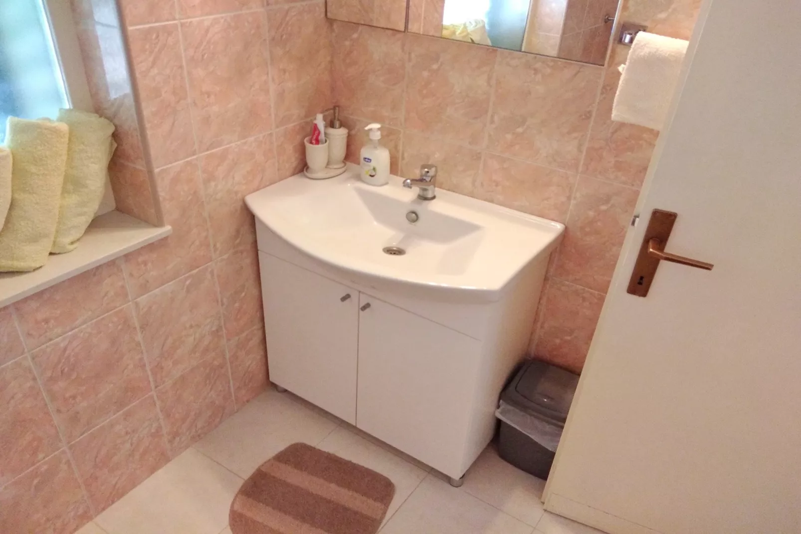 Guest House Hazdovac Rooms - Two Bedroom Apartment with Terrace and Sea View-Bathroom
