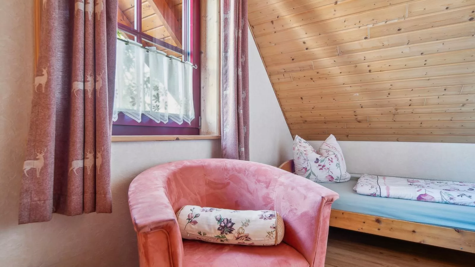 Naturstammhaus-Chambre