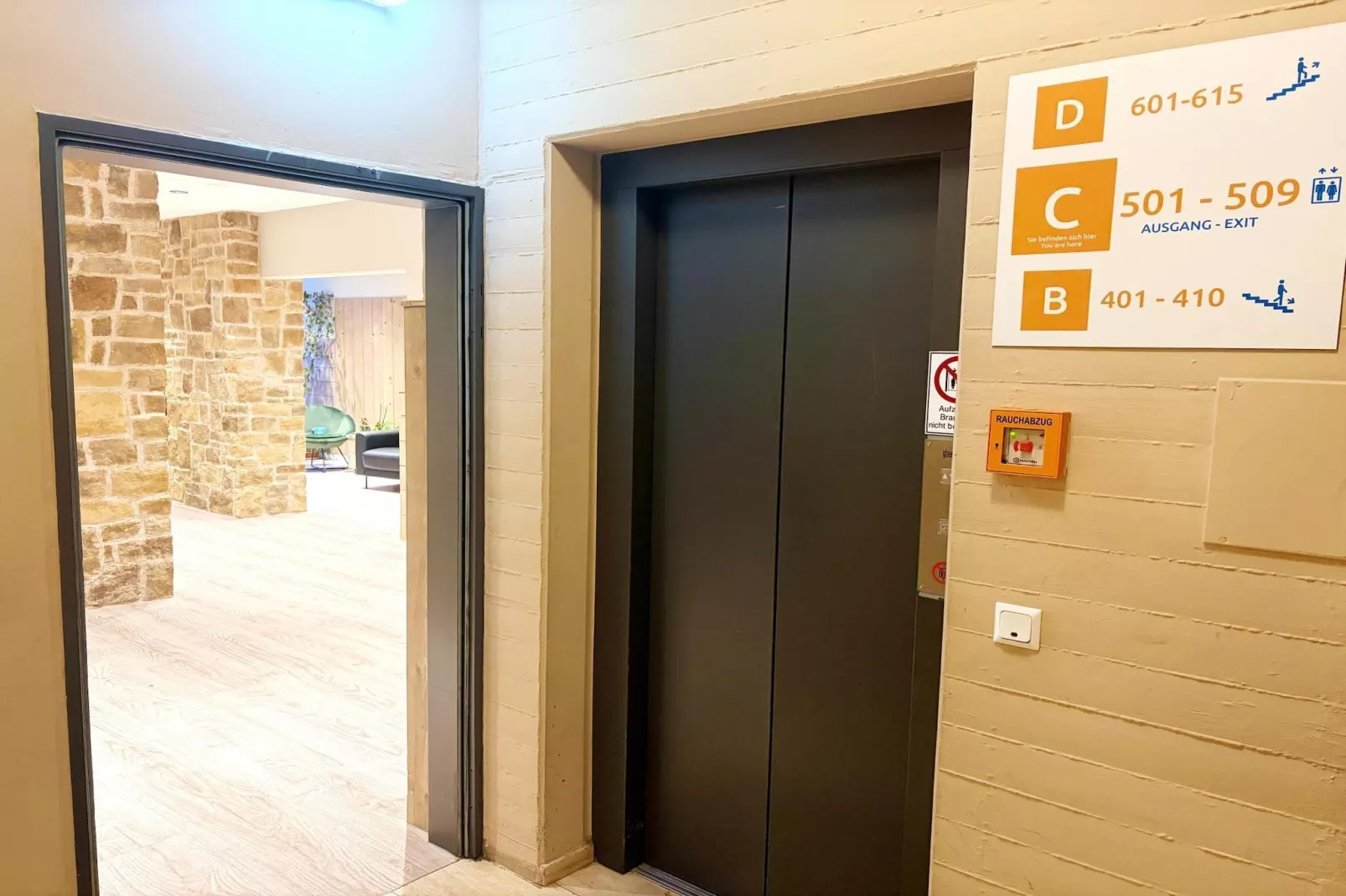 Apartment Ground Floor-Flur